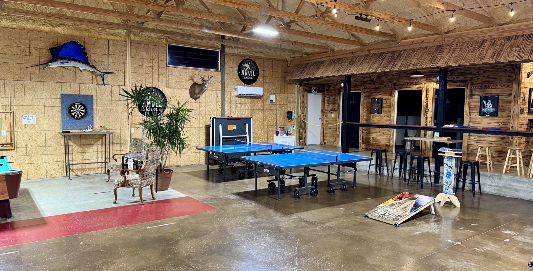 Axe throwing lanes